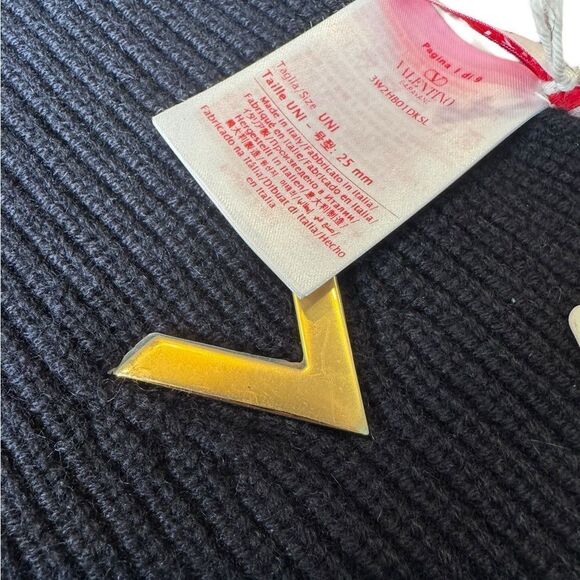 NWT Valentino Garavani Cashmere Knit Scarf - Picture 3 of 4